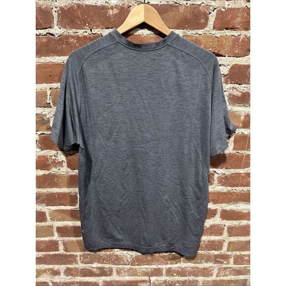Lululemon Shirt Mens XL Gray V Neck Short Sleeve Vent Tech Tee - Picture 3 of 4